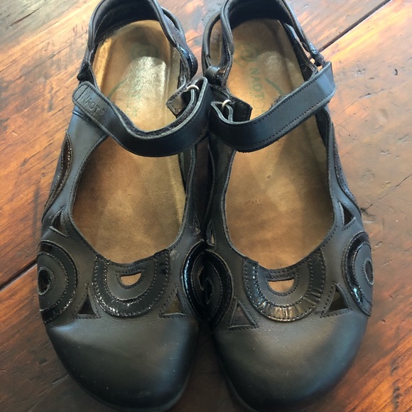 Naot Shoes | Naot Flats 42 | Poshmark